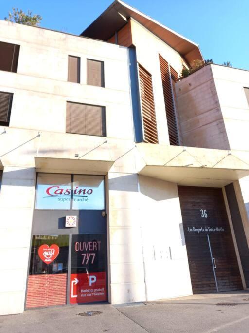 8 Personnes En Face Des Remparts Climatise Avec Terrasse Et Parking Apartment Avignon