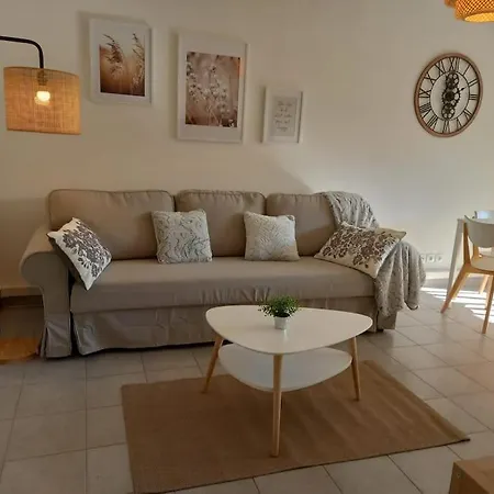 Appartement 8 Personnes En Face Des Remparts Climatise Avec Terrasse Et Parking Avignon Exterior photo