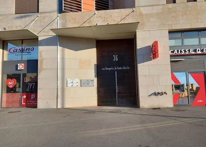 Appartement 8 Personnes En Face Des Remparts Climatise Avec Terrasse Et Parking